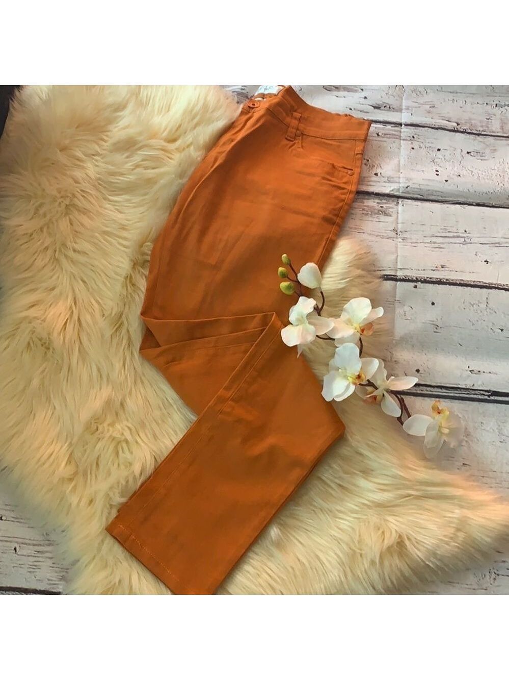 Woman’s Stretch Narrow Bottom Pants